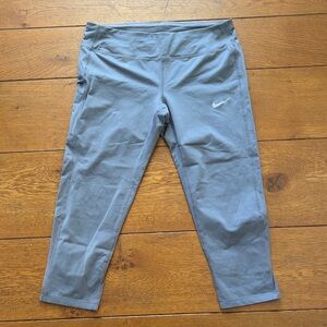 Nike Women's Capri Gray Leggings